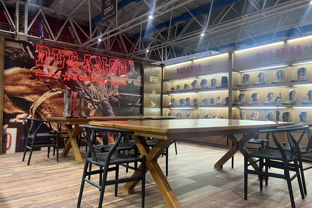 Stand de Durango, Rocky y Georgia Boot de IPB en una feria comercial
